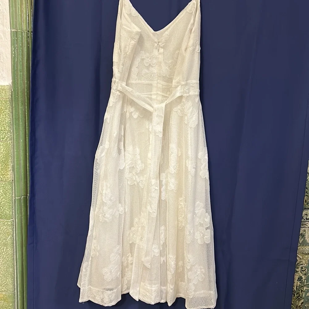 City Chic White Lace Dress size 16 - Picture 4 of 7